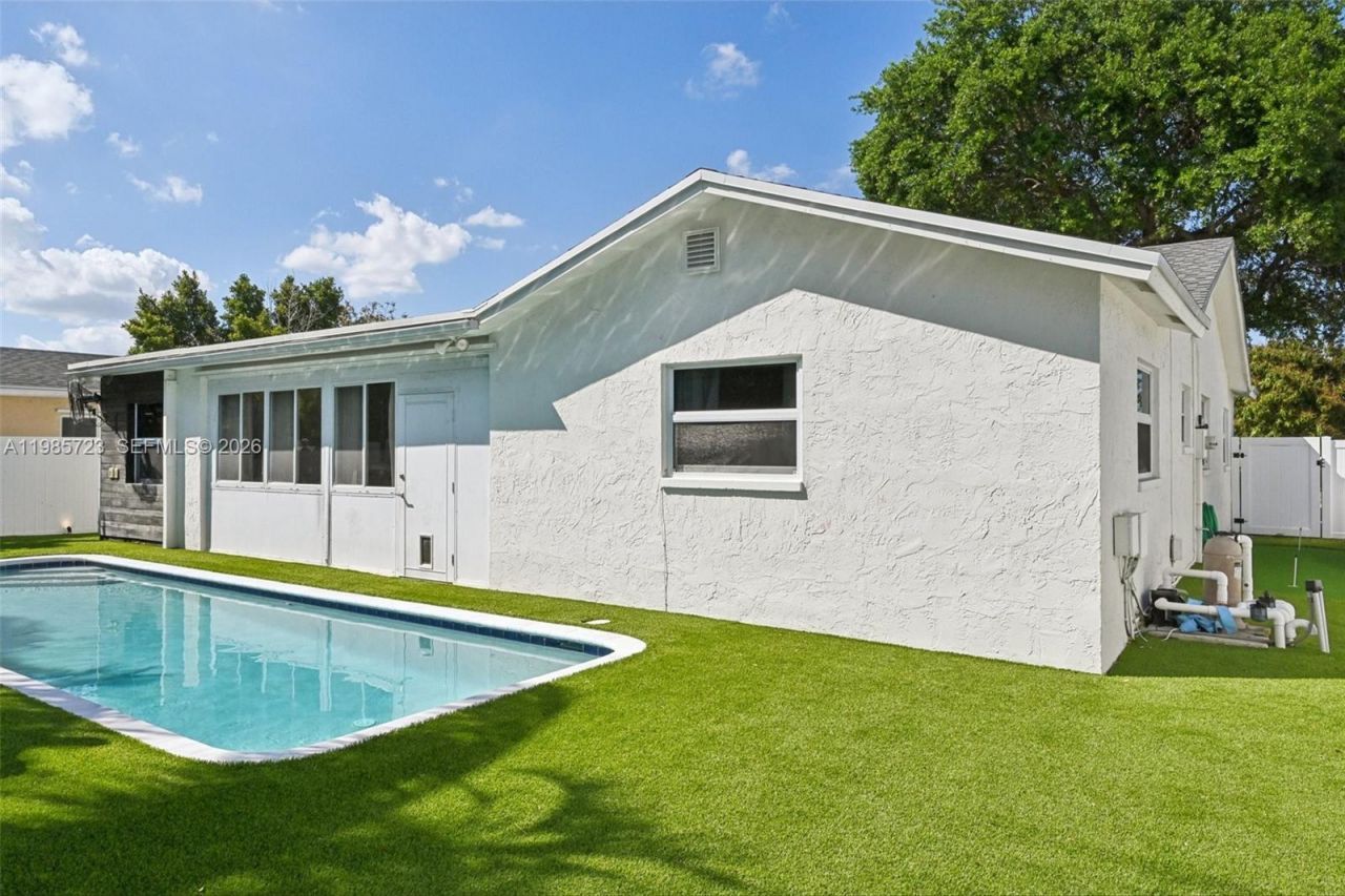 8900 SW 7th St , Boca Raton, FL 33433 Photo