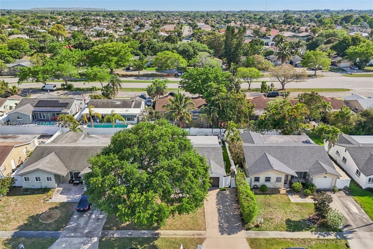 8900 SW 7th St , Boca Raton, FL 33433 Photo