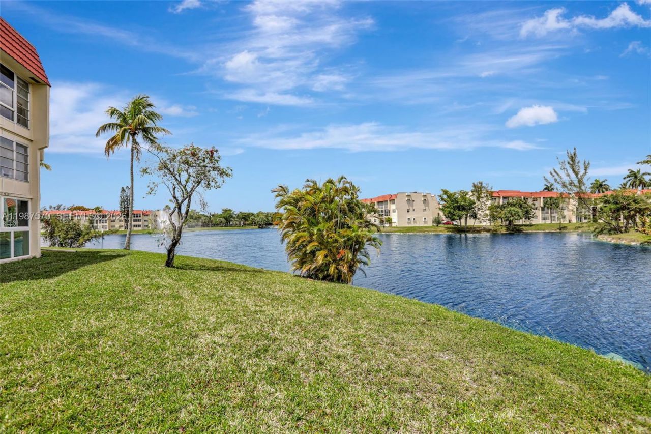 2931 E Sunrise Lakes Drive , Unit 109, Sunrise, FL 33322 Photo