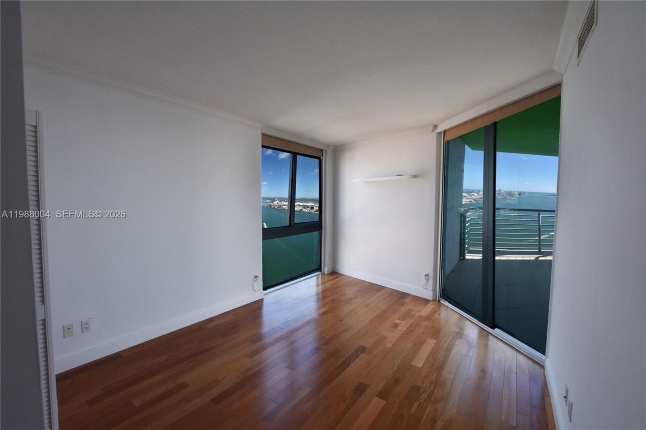 335 S Biscayne Blvd , Unit 4112, Miami, FL 33131 Photo