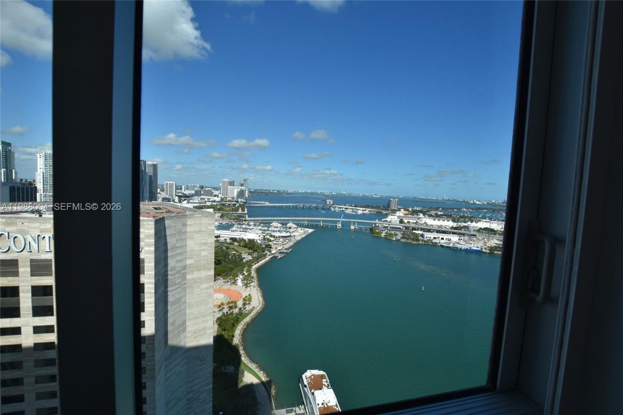 335 S Biscayne Blvd , Unit 4112, Miami, FL 33131 Photo