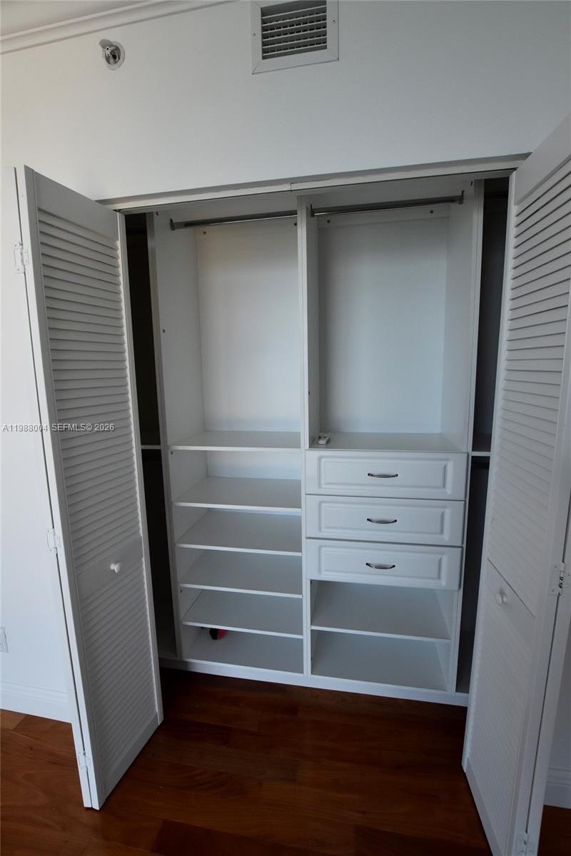 335 S Biscayne Blvd , Unit 4112, Miami, FL 33131 Photo