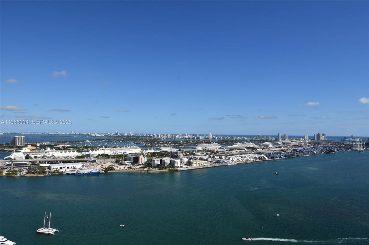 335 S Biscayne Blvd , Unit 4112, Miami, FL 33131 Photo