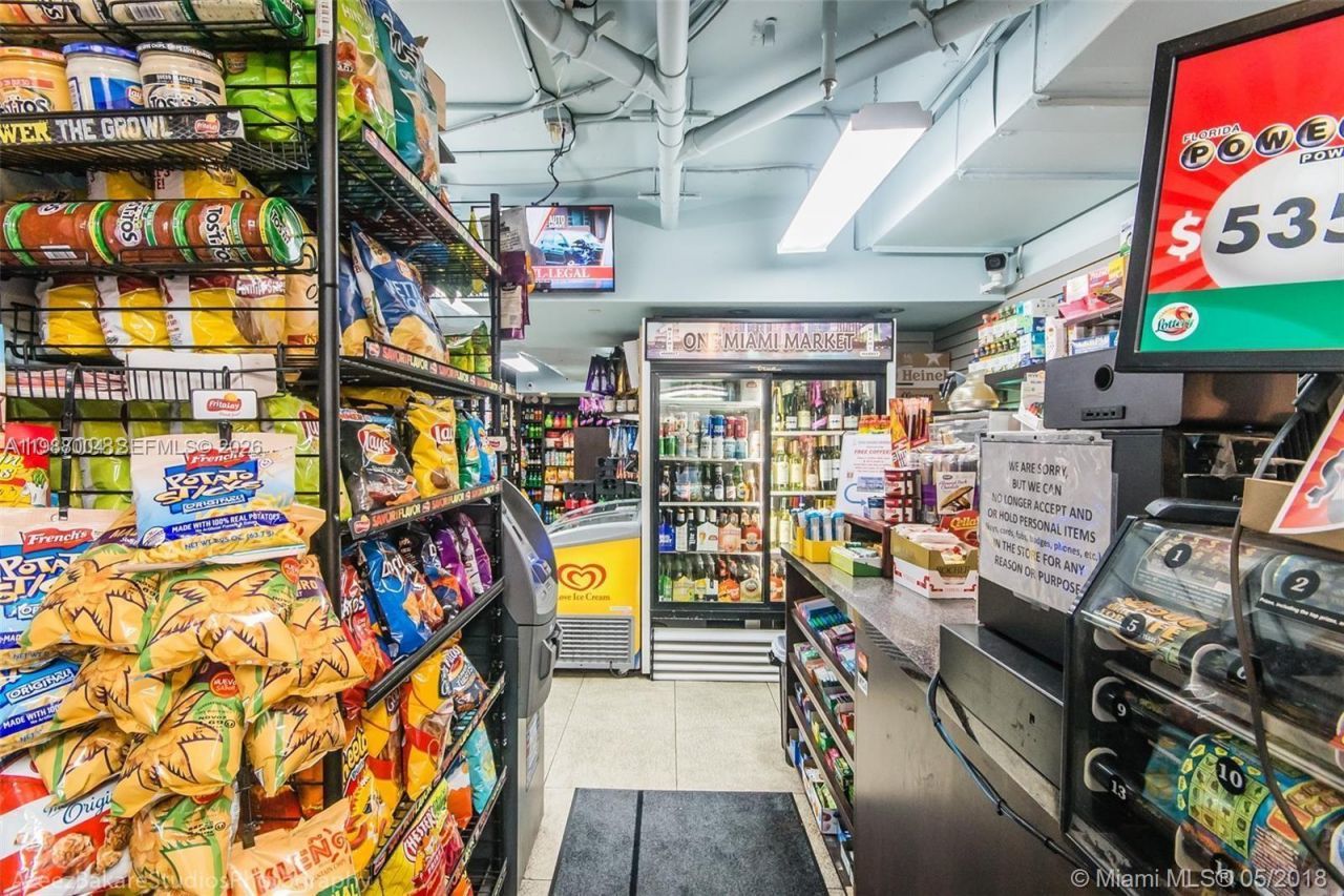 335 S Biscayne Blvd , Unit 4112, Miami, FL 33131 Photo