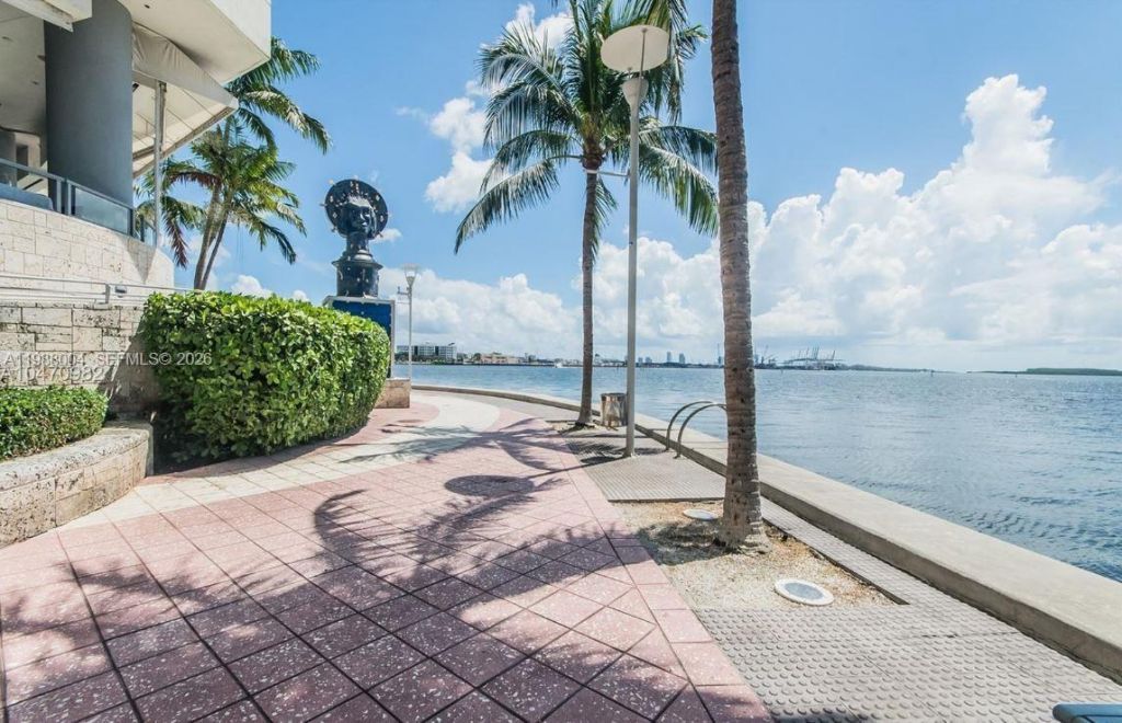 335 S Biscayne Blvd , Unit 4112, Miami, FL 33131 Photo