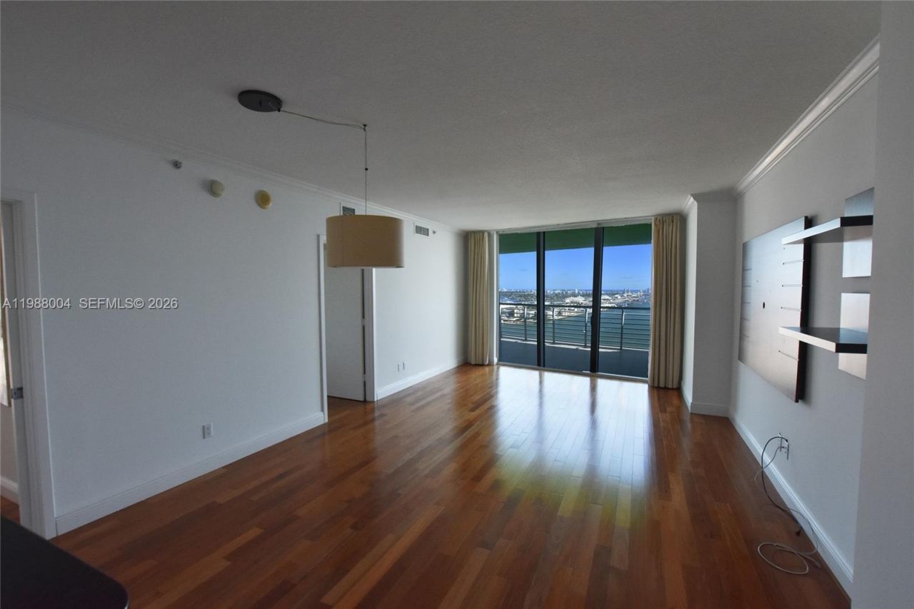 335 S Biscayne Blvd , Unit 4112, Miami, FL 33131 Photo