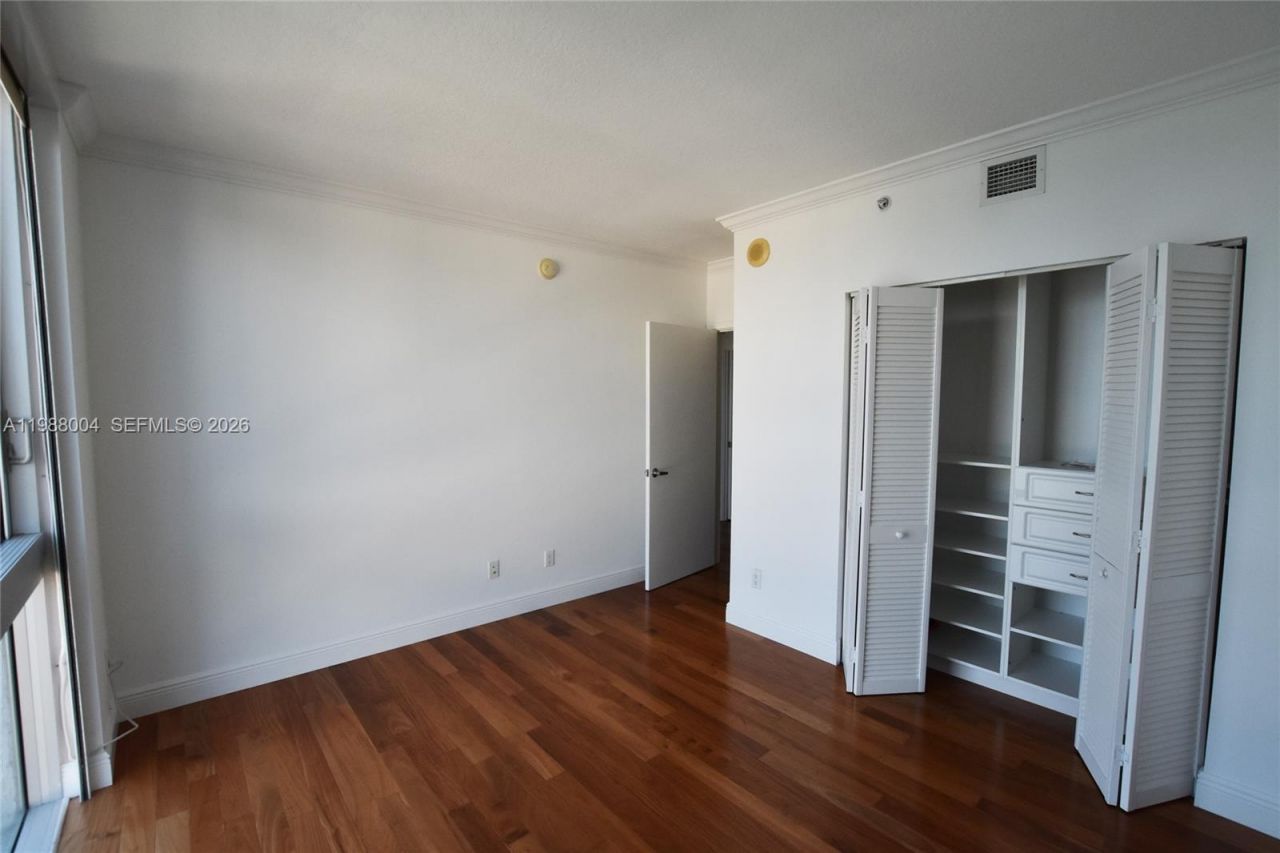 335 S Biscayne Blvd , Unit 4112, Miami, FL 33131 Photo