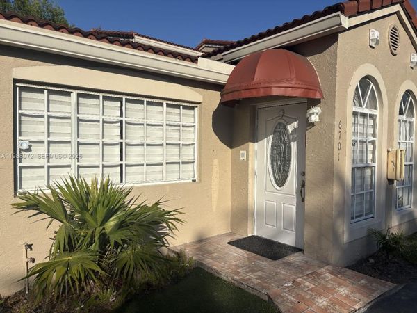6701 NW 166th Ter , Unit 101, Miami Lakes, FL 33014