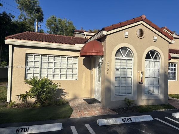 6701 NW 166th Ter, Unit 101, Miami Lakes, FL 33014