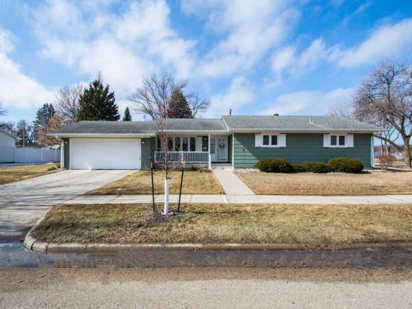 2205 14th Street S, Moorhead, MN 56560