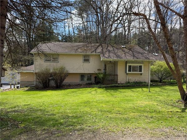 10 Weaver Creek Road, Painted Post, NY 14870