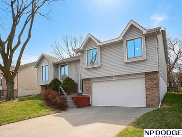 15523 Charles Street, Omaha, NE 68154