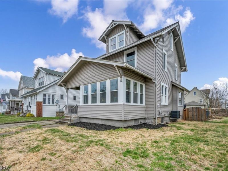 39 25th Street NW, Barberton, OH 44203 Photo 3