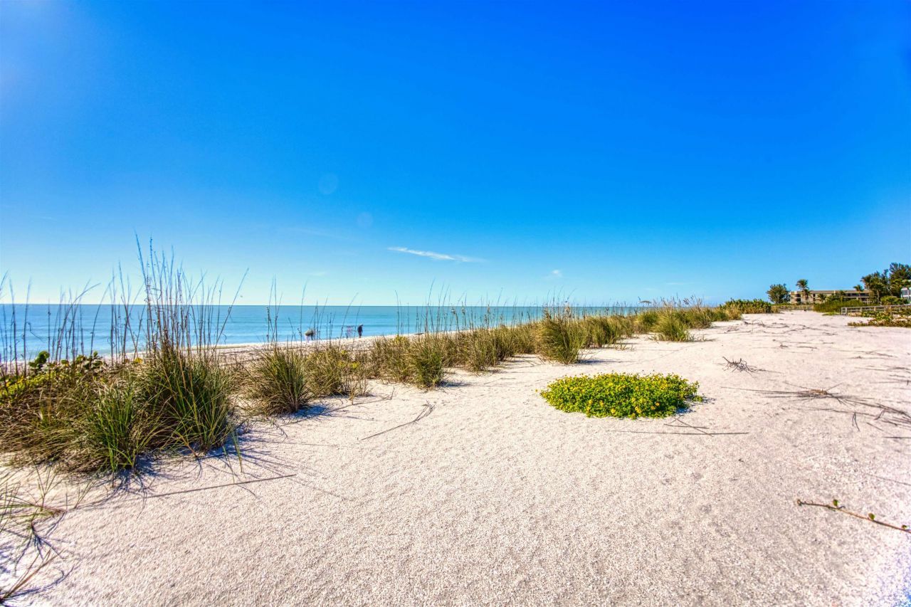 2605 W Gulf Drive, Sanibel, FL 00000 Photo