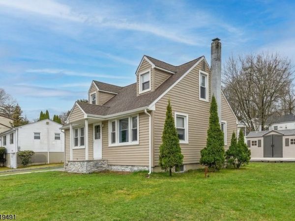 34 Lakeview Ave, Butler, NJ 07405