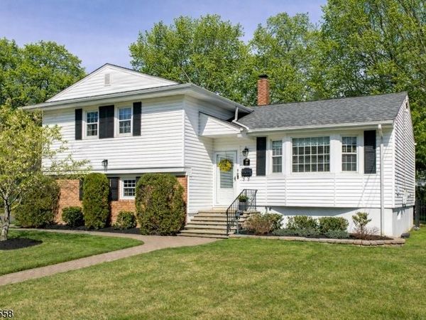 199 Hickson Dr, New Providence, NJ 07974