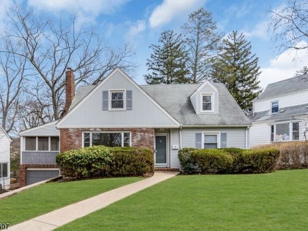 26 Dogwood Rd, West Orange, NJ 07052