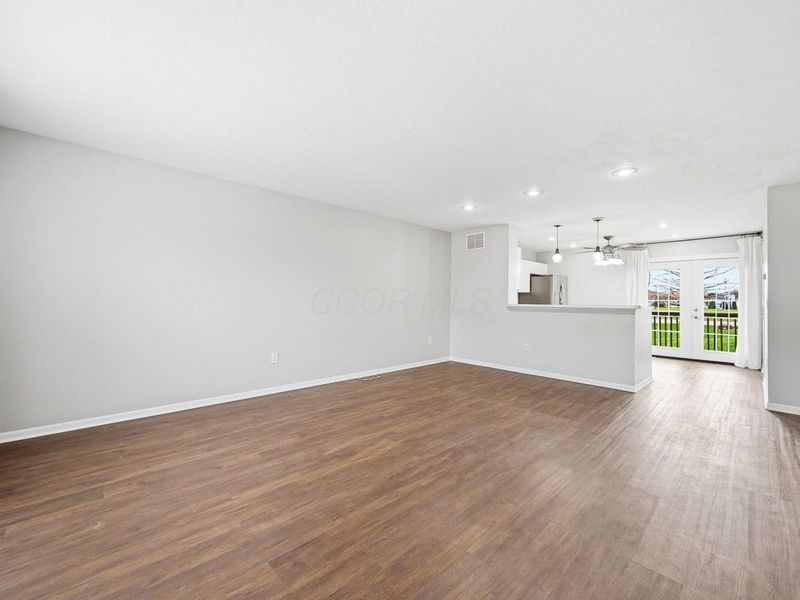 1151 Kinneton, Columbus, OH 43228 Photo 3