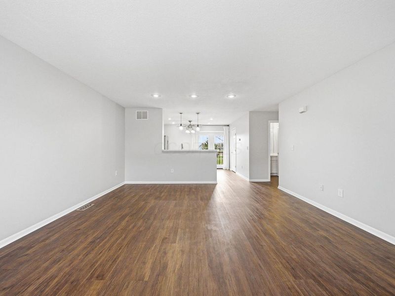 1151 Kinneton, Columbus, OH 43228 Photo 5