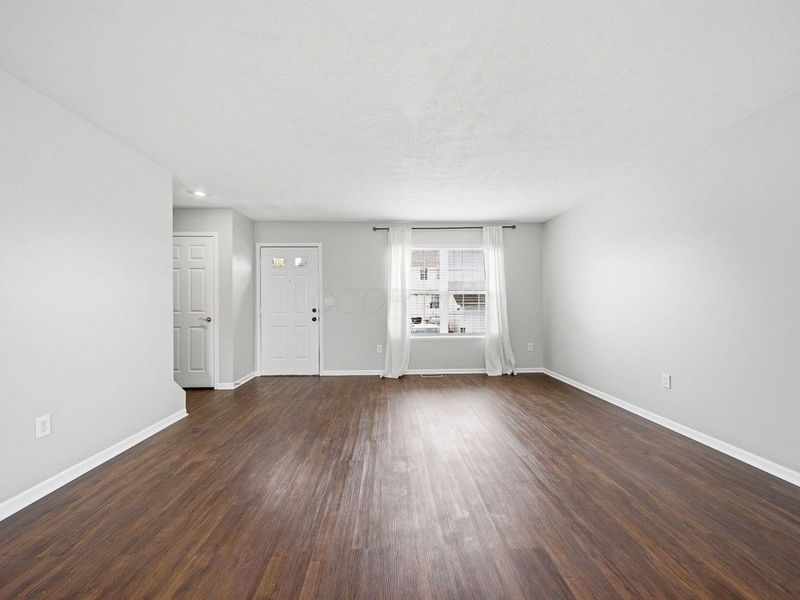 1151 Kinneton, Columbus, OH 43228 Photo 7