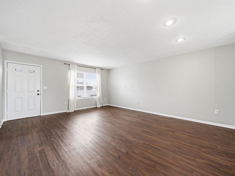 1151 Kinneton, Columbus, OH 43228 Photo 9