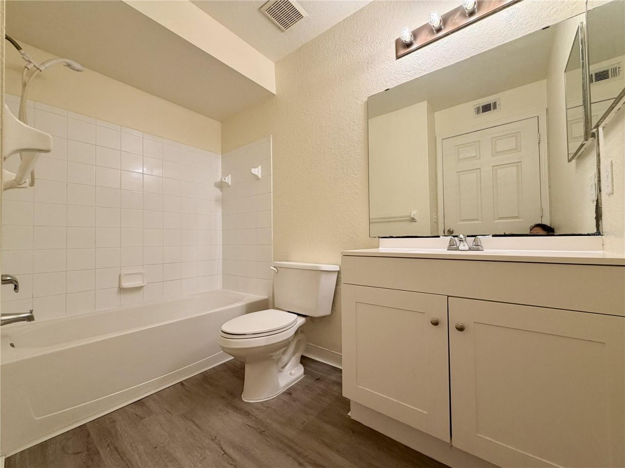 13839 Fairway Island Drive, Unit 1124, Orlando, FL 32837 Photo