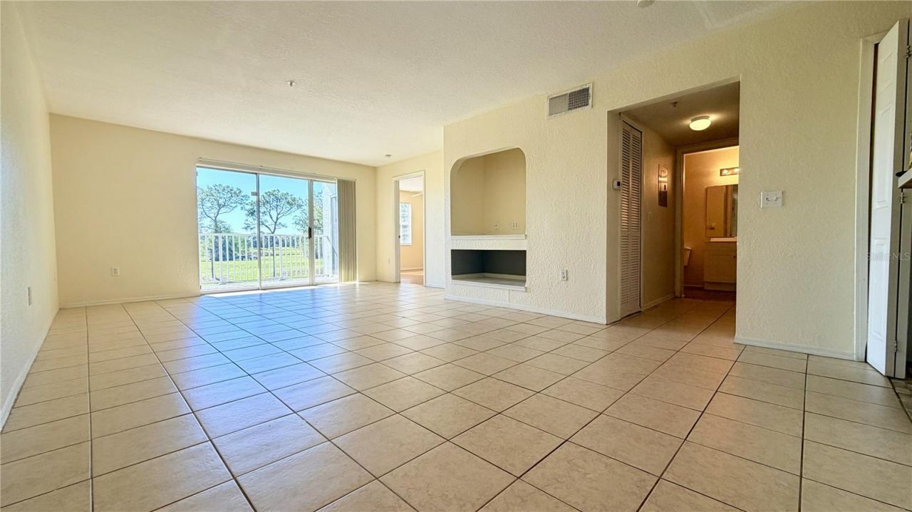 13839 Fairway Island Drive, Unit 1124, Orlando, FL 32837 Photo