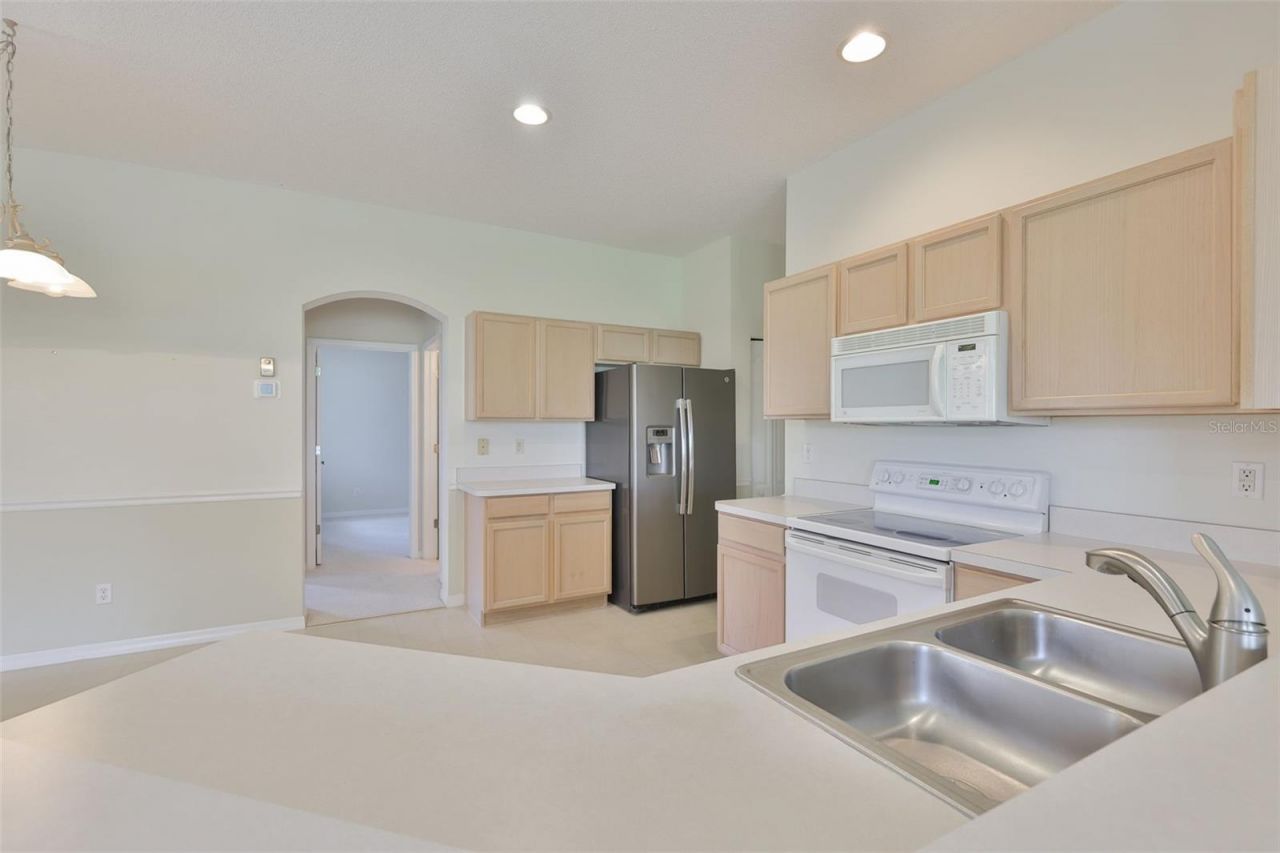 2023 Acadia Greens Drive, Unit 32, Sun City Center, FL 33573 Photo