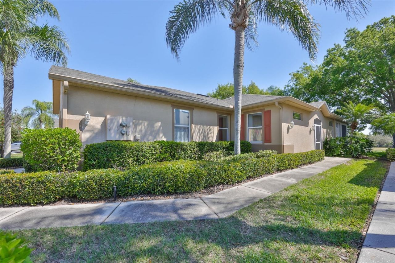 2023 Acadia Greens Drive, Unit 32, Sun City Center, FL 33573 Photo