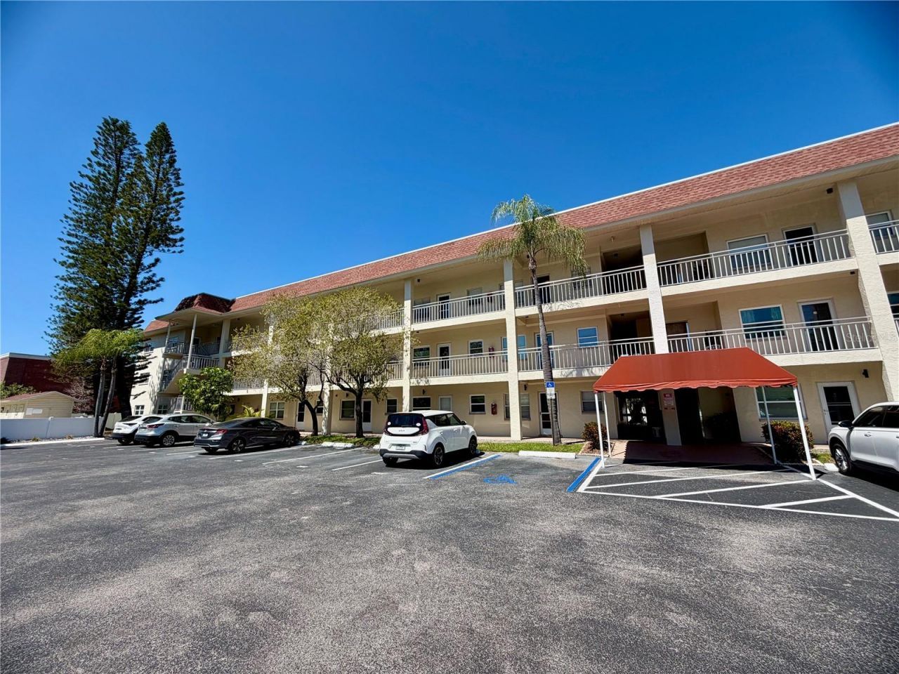 4000 3rd Street N, Unit 302, Saint Petersburg, FL 33703 Photo