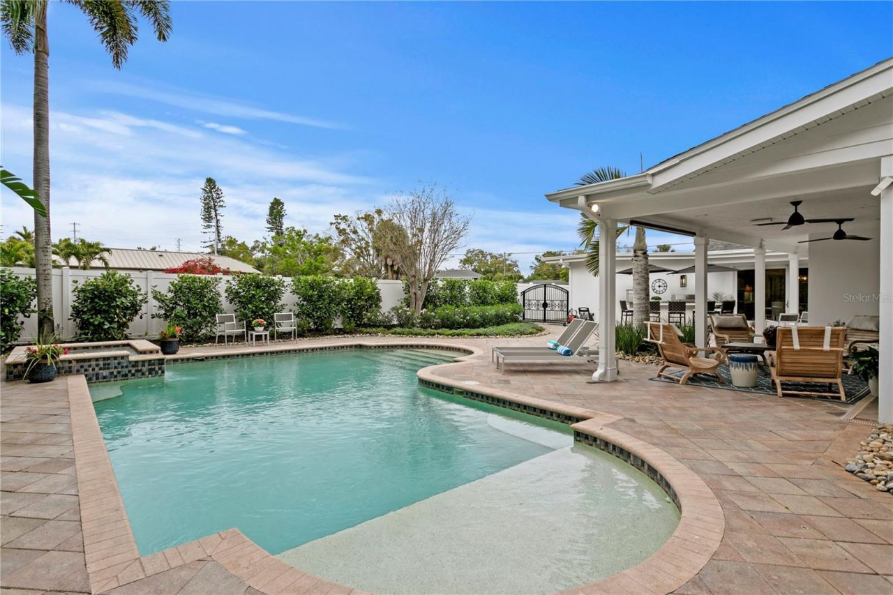 111 Estado Way Ne, Saint Petersburg, FL 33704 Photo