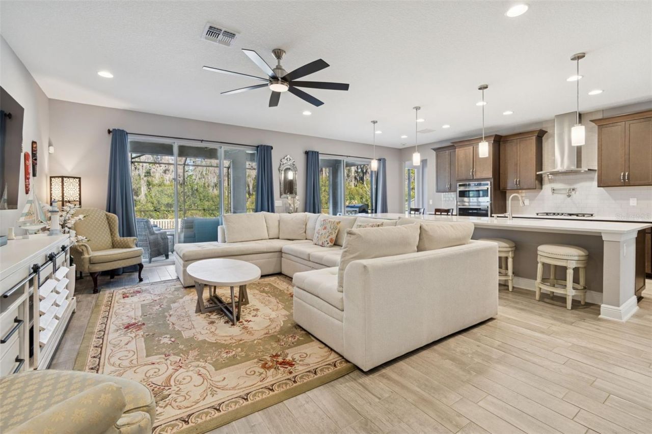 19328 Eagle Creek Lane, Tampa, FL 33647 Photo