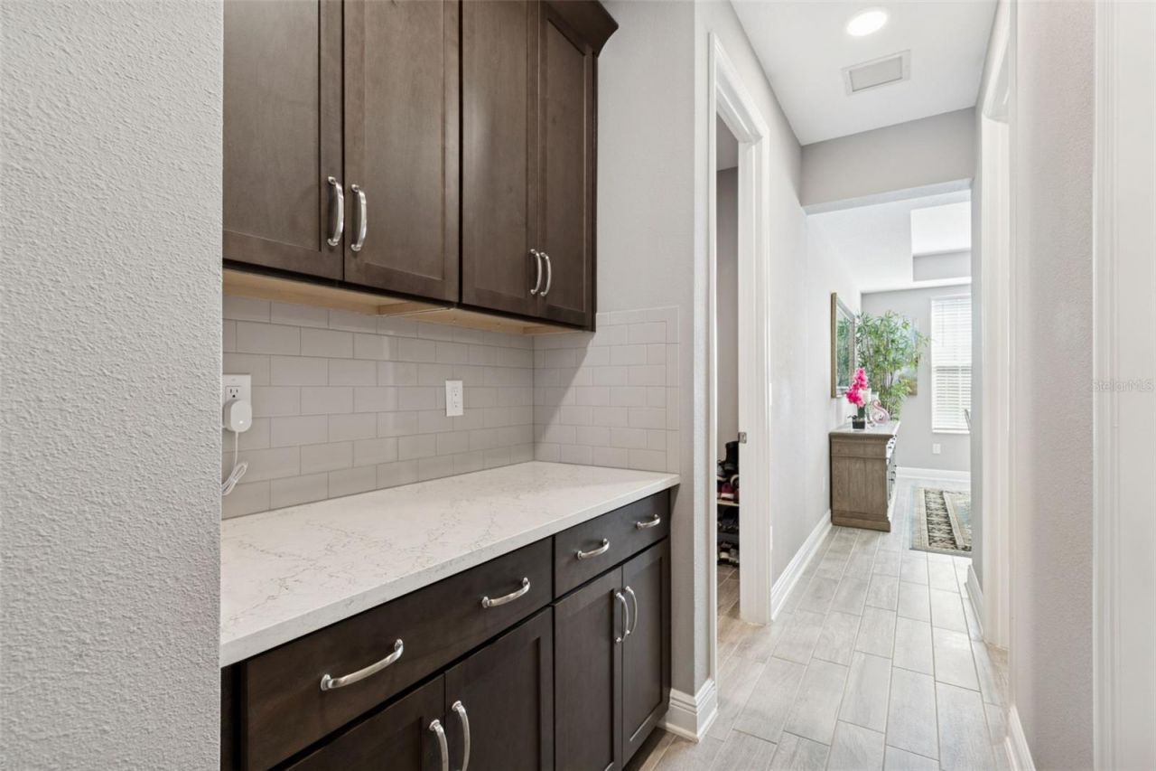 19328 Eagle Creek Lane, Tampa, FL 33647 Photo