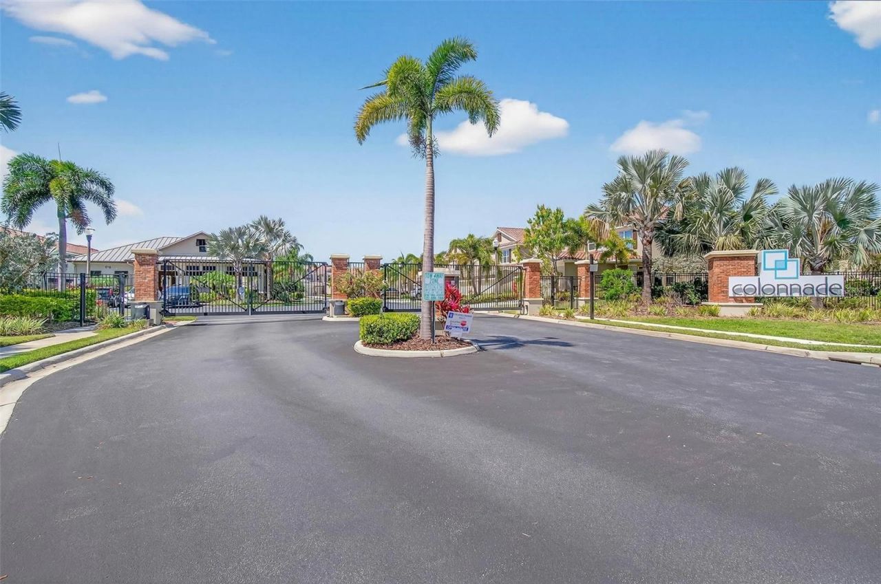 594 52nd Terrace N, Saint Petersburg, FL 33703 Photo