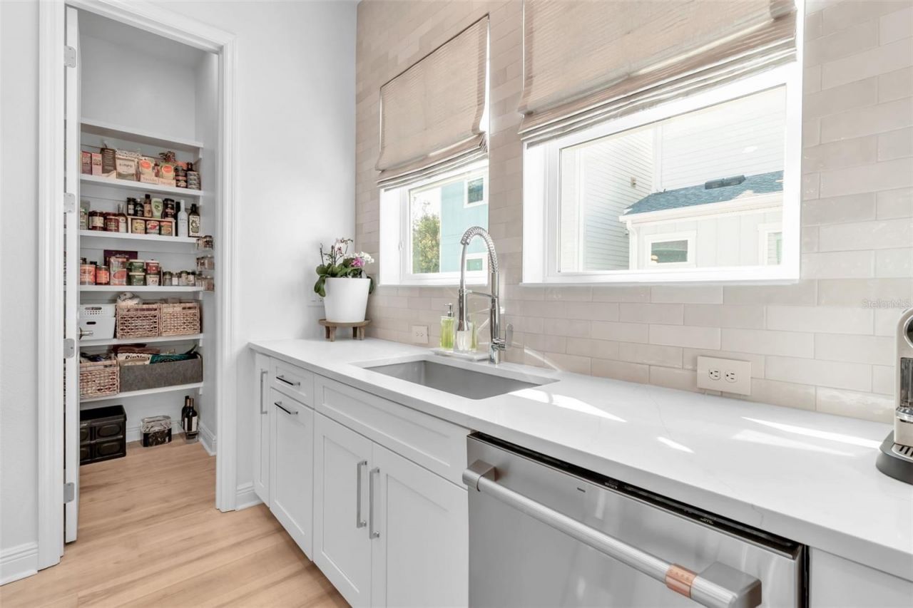 2554 Ruffing Court , Sarasota, FL 34237 Photo