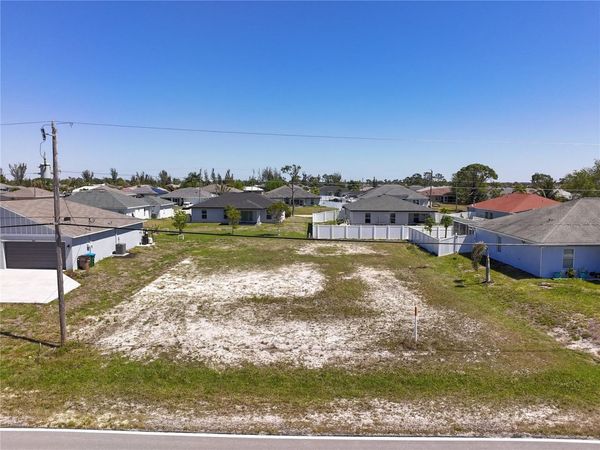 3605 W GATOR CIRCLE , CAPE CORAL, FL 33909