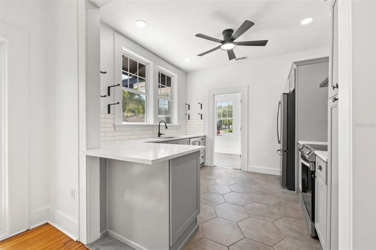 2830 2nd Avenue N, Saint Petersburg, FL 33713 Photo