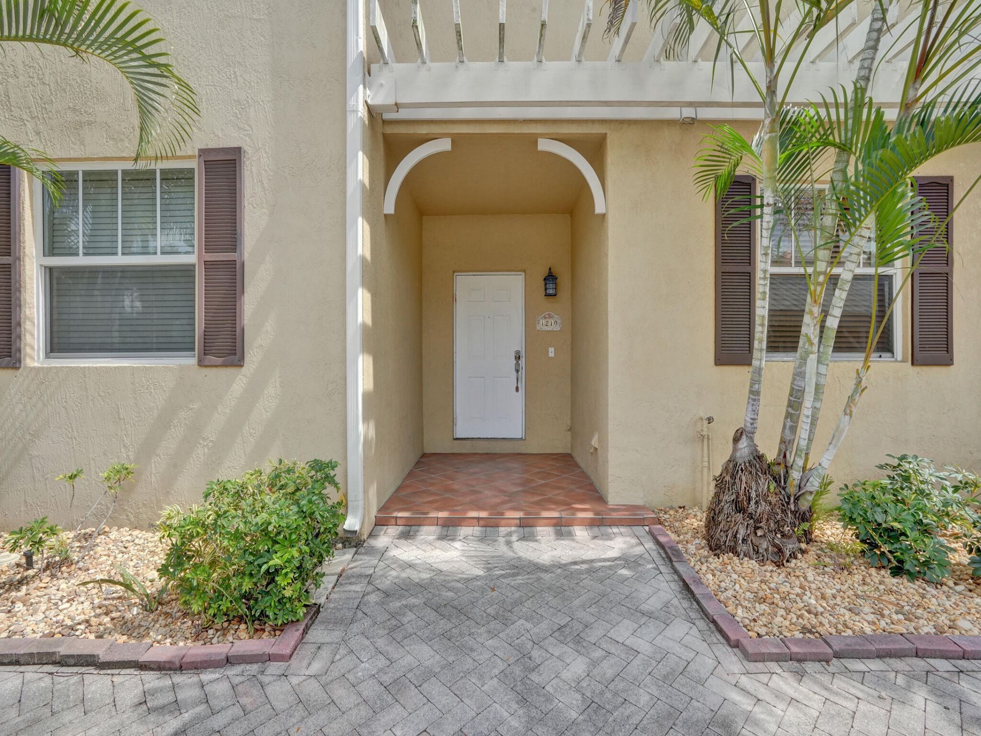 1210 W Las Olas Boulevard, Fort Lauderdale, FL 33312 Photo
