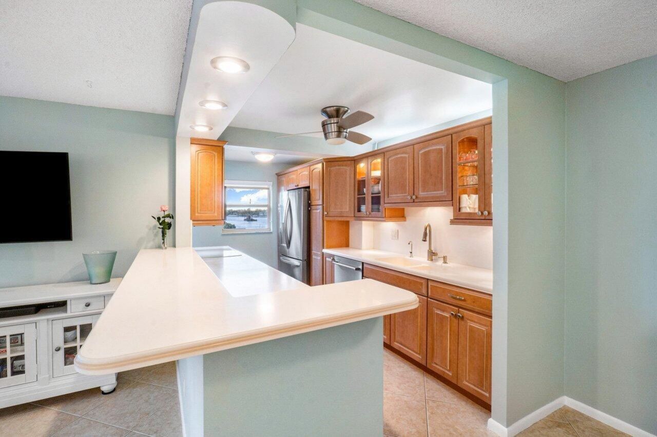 1160 Hillsboro Mile Hillsboro Mile, Unit 201, Hillsboro Beach, FL 33062 Photo