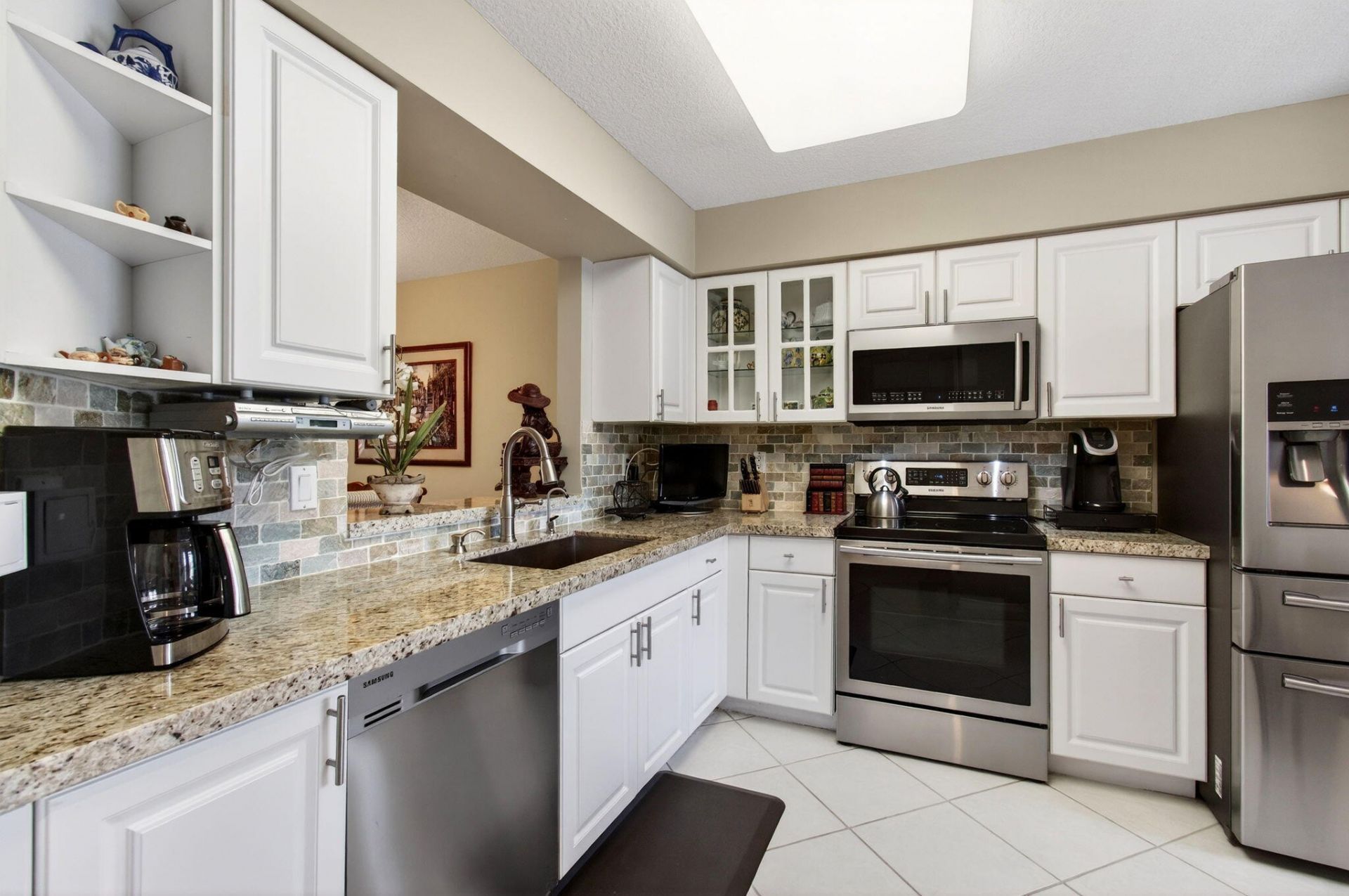 12511 Imperial Isle Drive, Unit 201, Boynton Beach, FL 33437 Photo