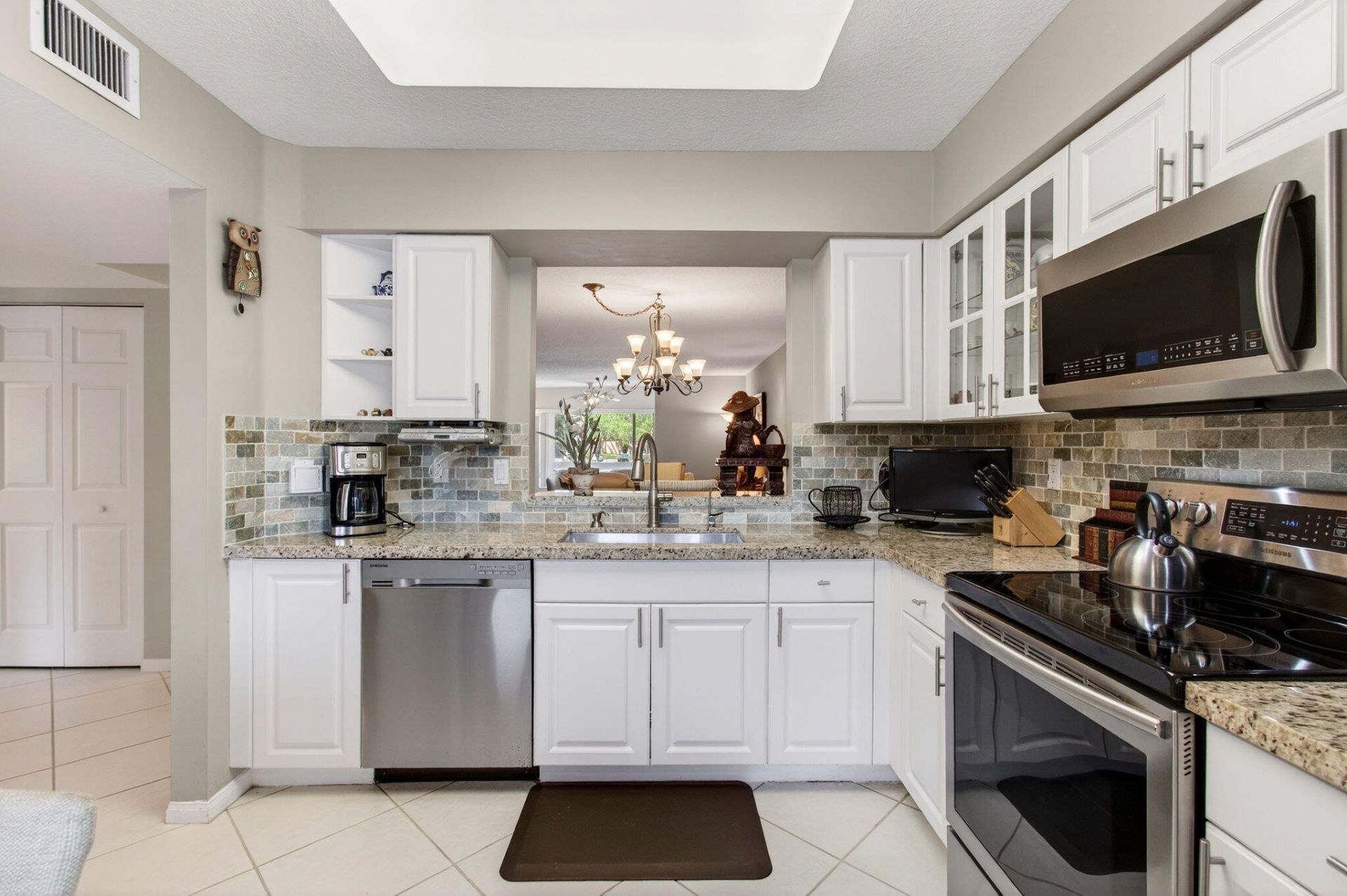 12511 Imperial Isle Drive, Unit 201, Boynton Beach, FL 33437 Photo