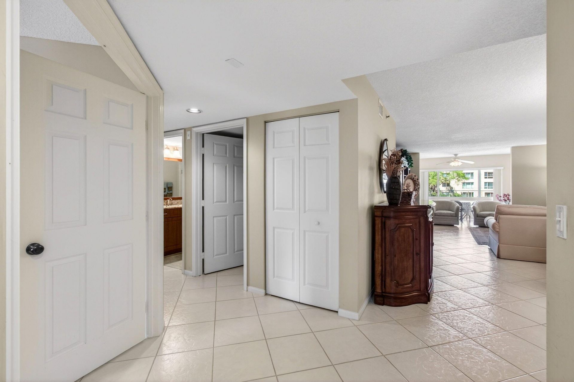 12511 Imperial Isle Drive, Unit 201, Boynton Beach, FL 33437 Photo
