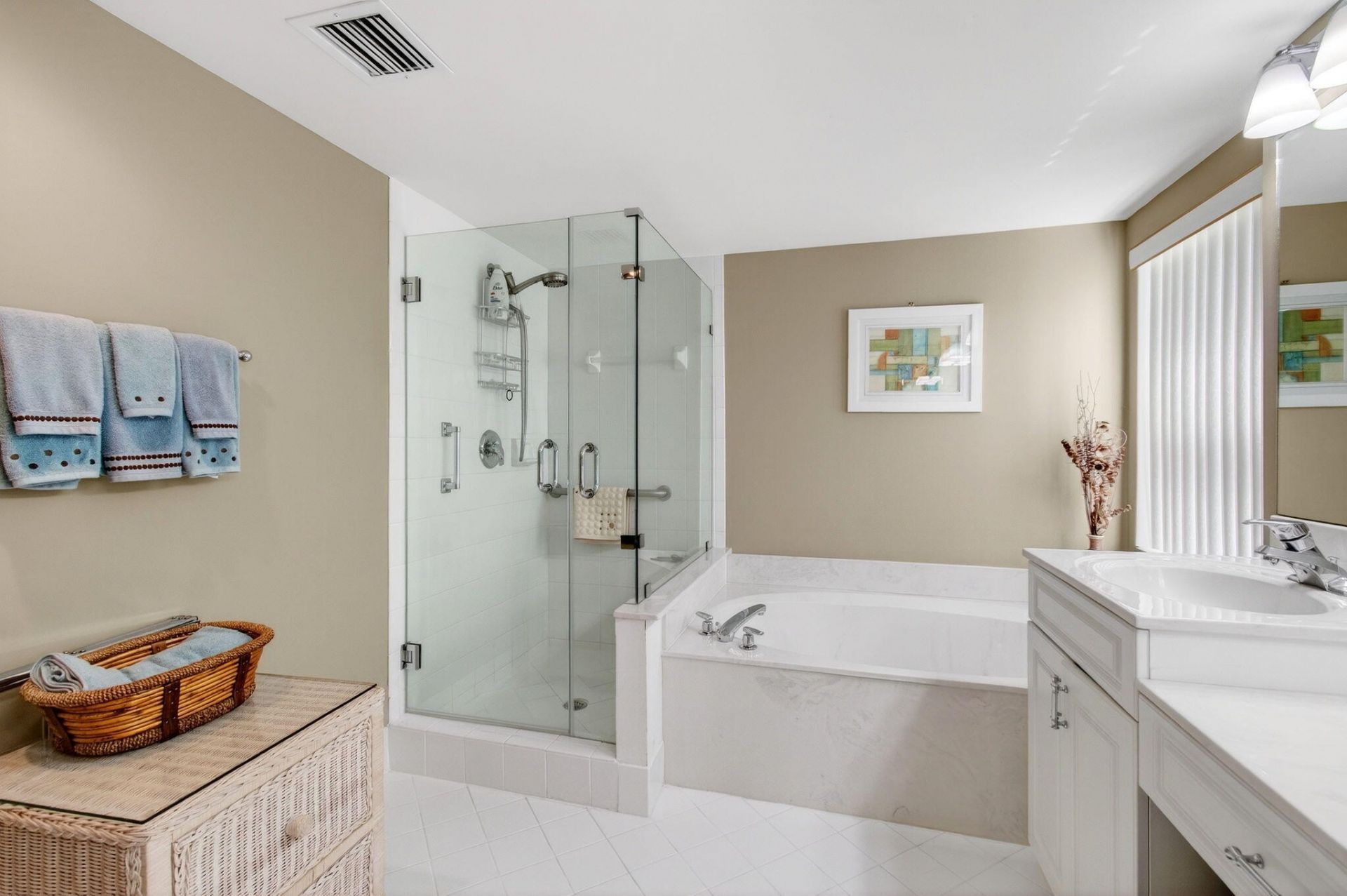 12511 Imperial Isle Drive, Unit 201, Boynton Beach, FL 33437 Photo