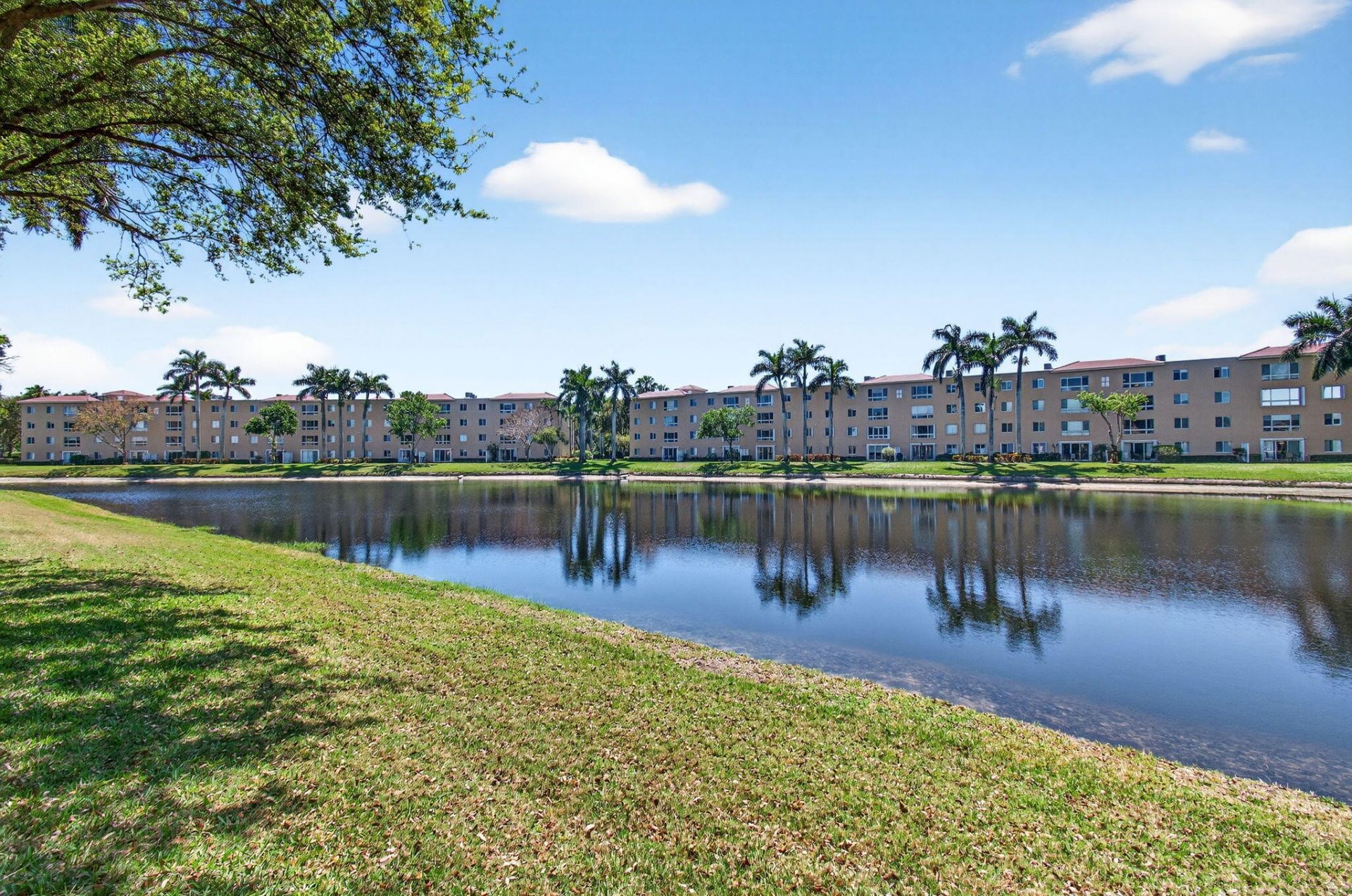 12511 Imperial Isle Drive, Unit 201, Boynton Beach, FL 33437 Photo