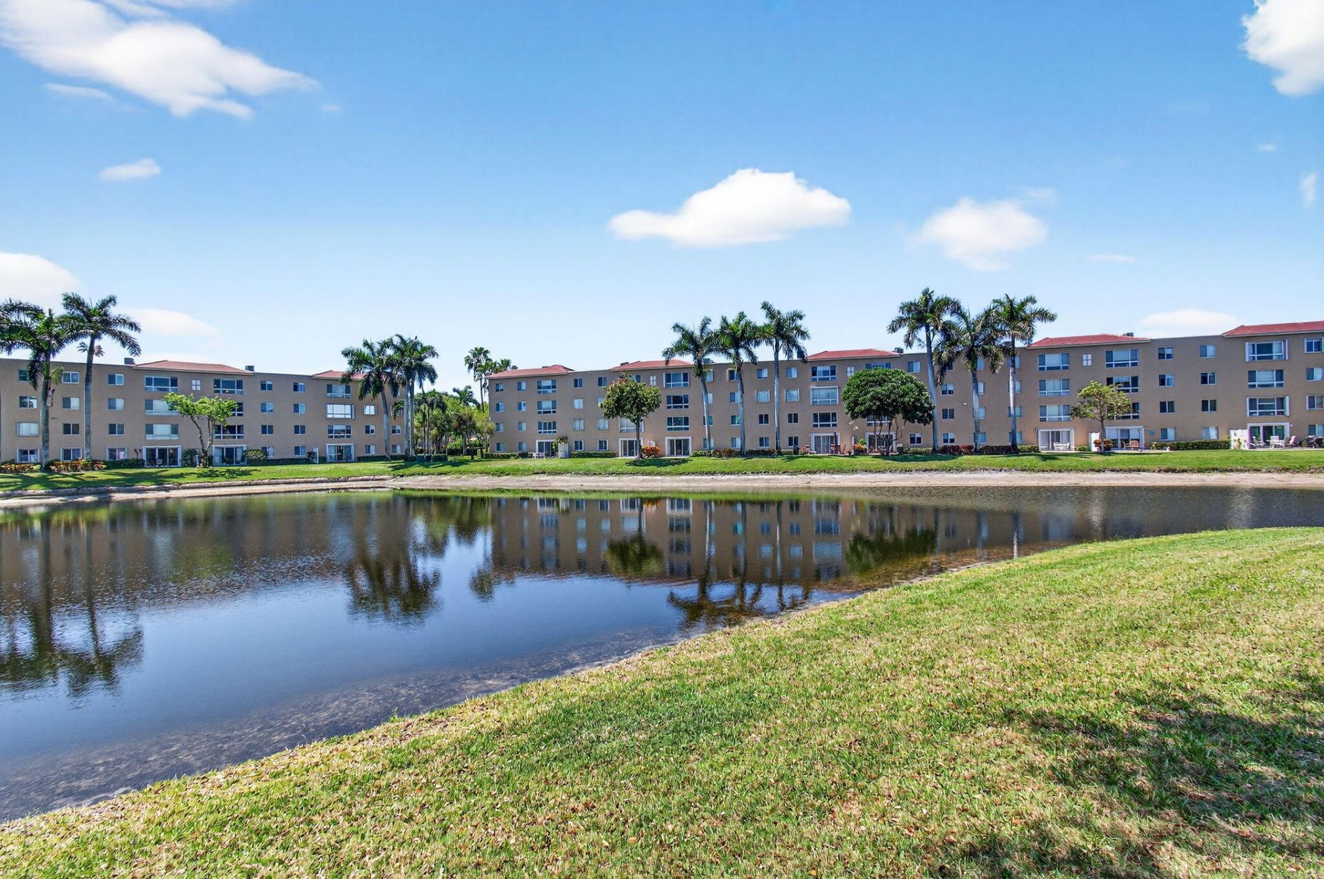 12511 Imperial Isle Drive, Unit 201, Boynton Beach, FL 33437 Photo