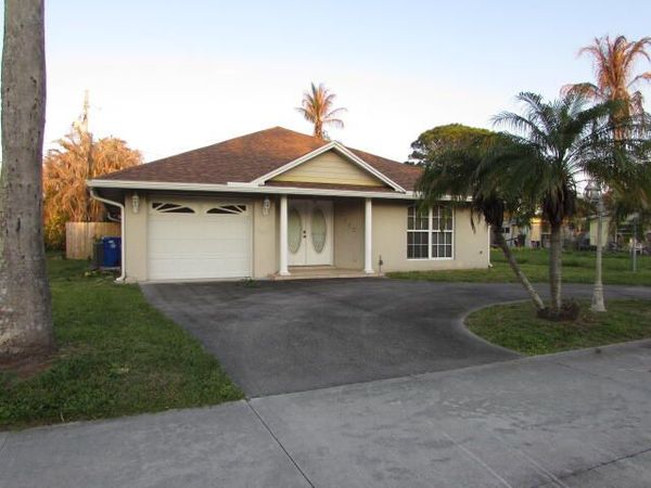 1570 6th Avenue, Vero Beach, FL 32960