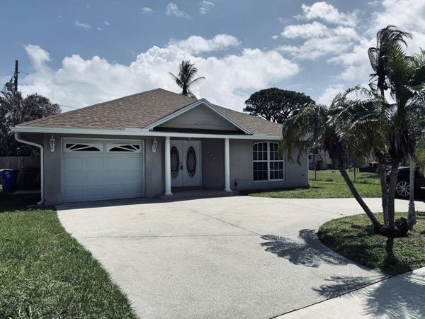 1570 6th Avenue, Vero Beach, FL 32960