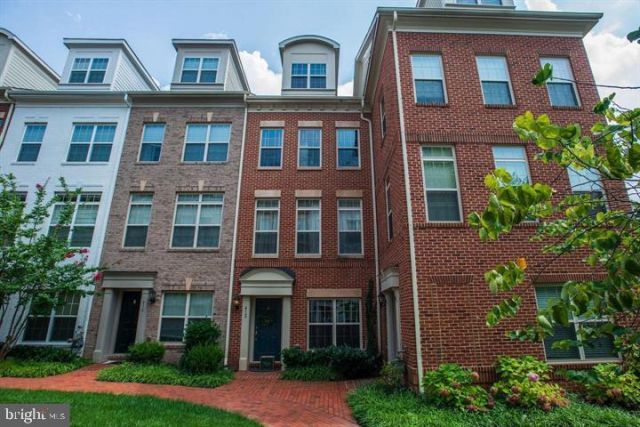 412 N Thomas Street N, Arlington, VA 22203 Main Photo