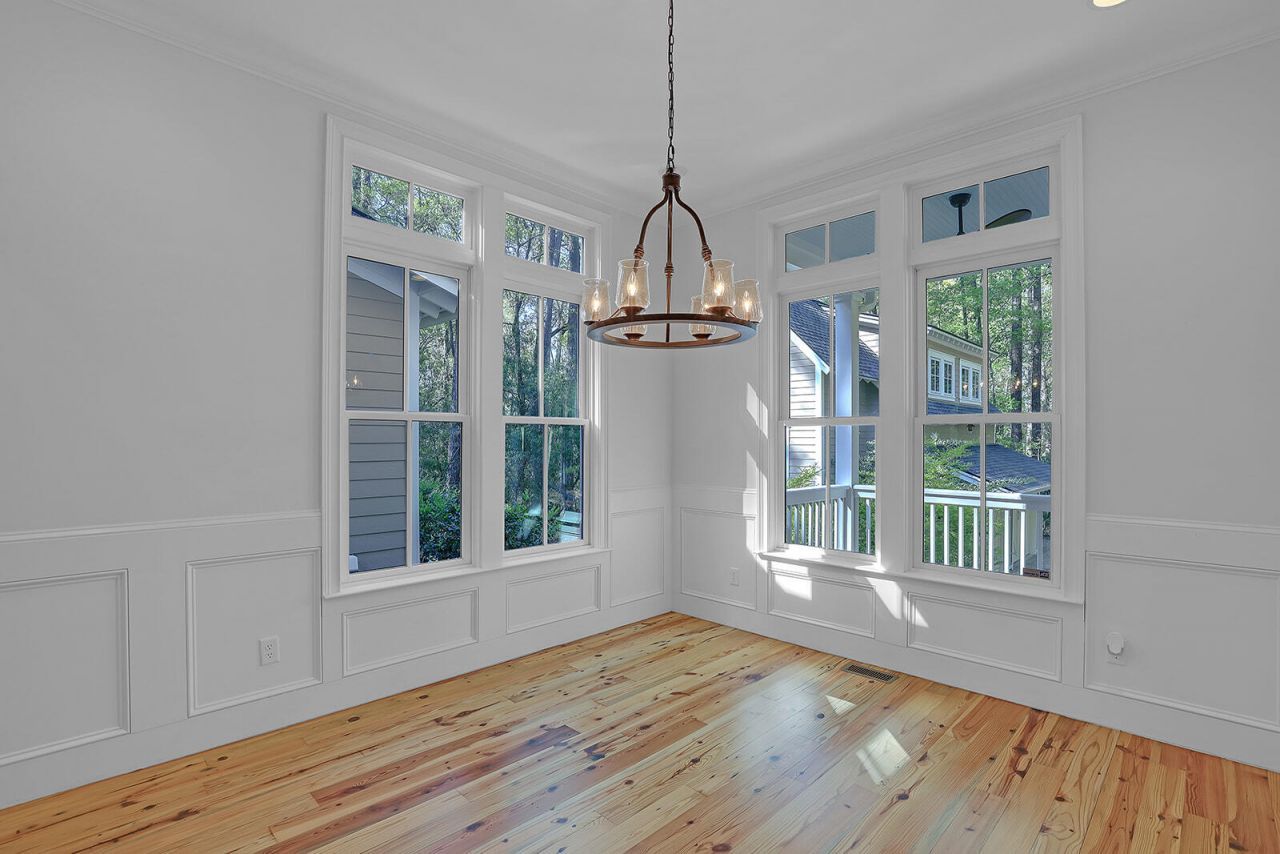 105 Barnaby Photo 11