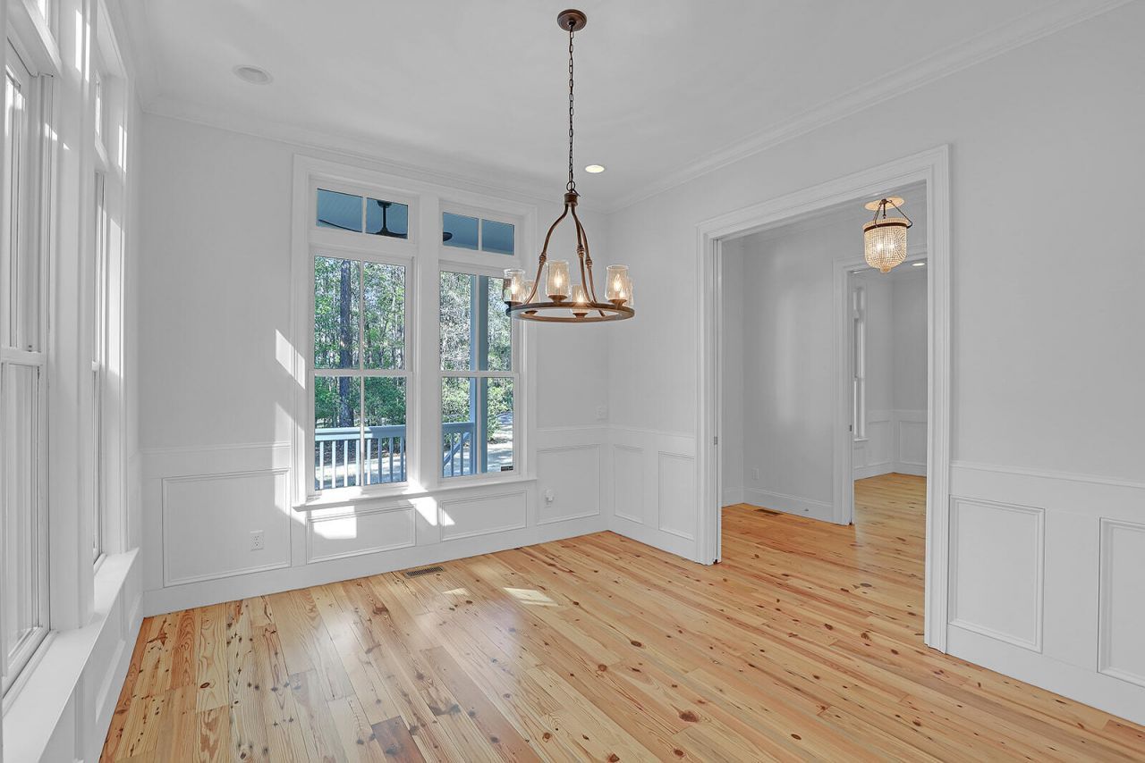 105 Barnaby Photo 12